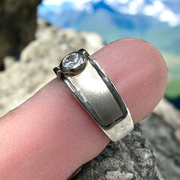 🌺Vintage Sterling & Brushed Gold CZ Ring - Picture 8 of 12